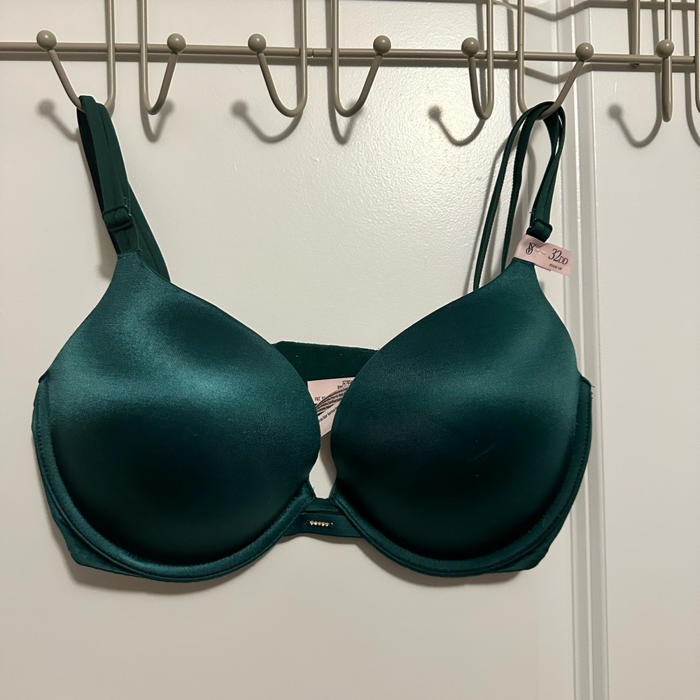 BRAND NEW Victoria's Secret Very Sexy Push Up Bra